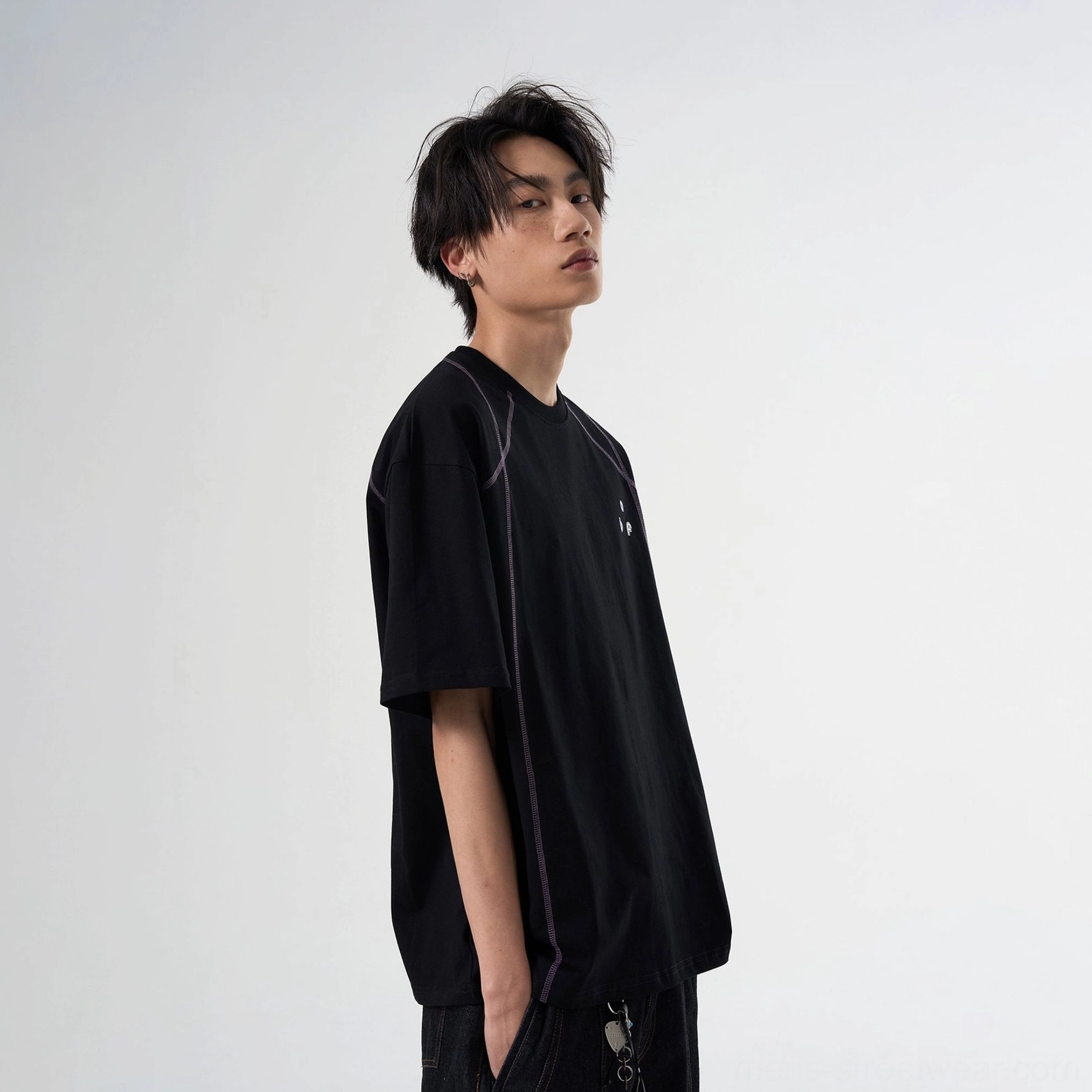 Black contrast stitch relaxed fit graphic T-shirt Korean streetwear product image