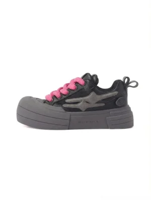 Black samurai smile platform sneaker side profile with grey flame-shaped panels and bright pink laces