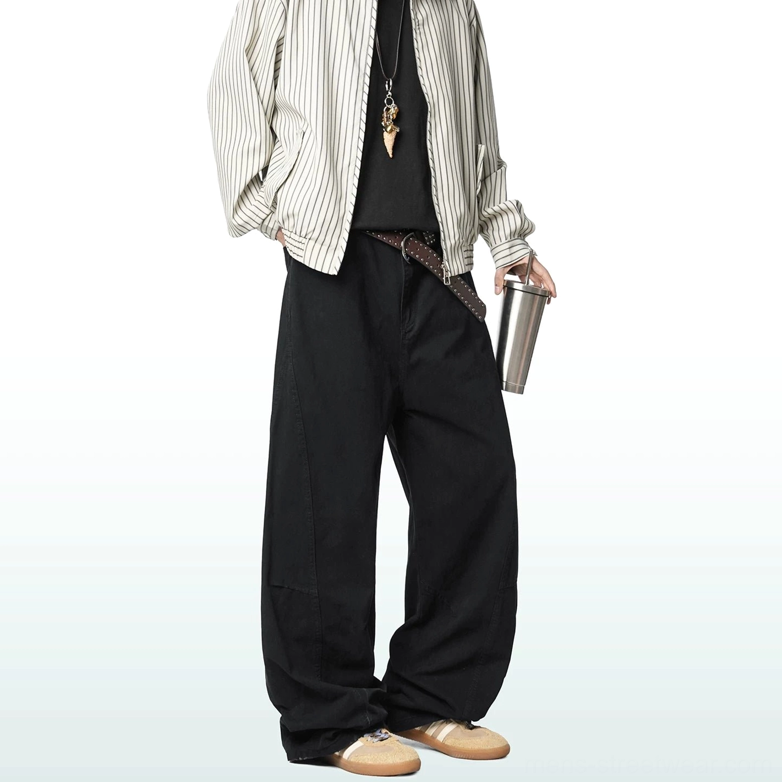 Black wide-leg cotton cargo trousers with a loose full-leg silhouette, suitable for monochrome Korean streetwear, modern workwear and everyday styling