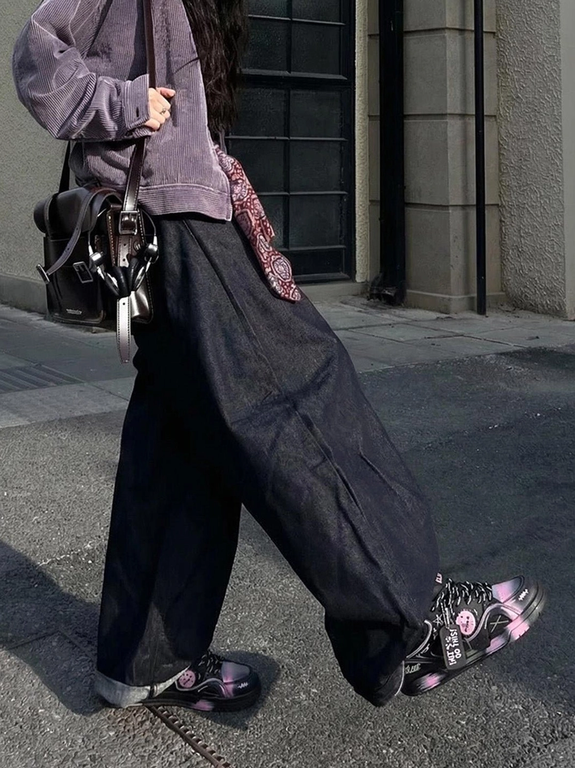 Side view of black and purple gradient graffiti sneakers with heart artwork and chunky anti-slip sole