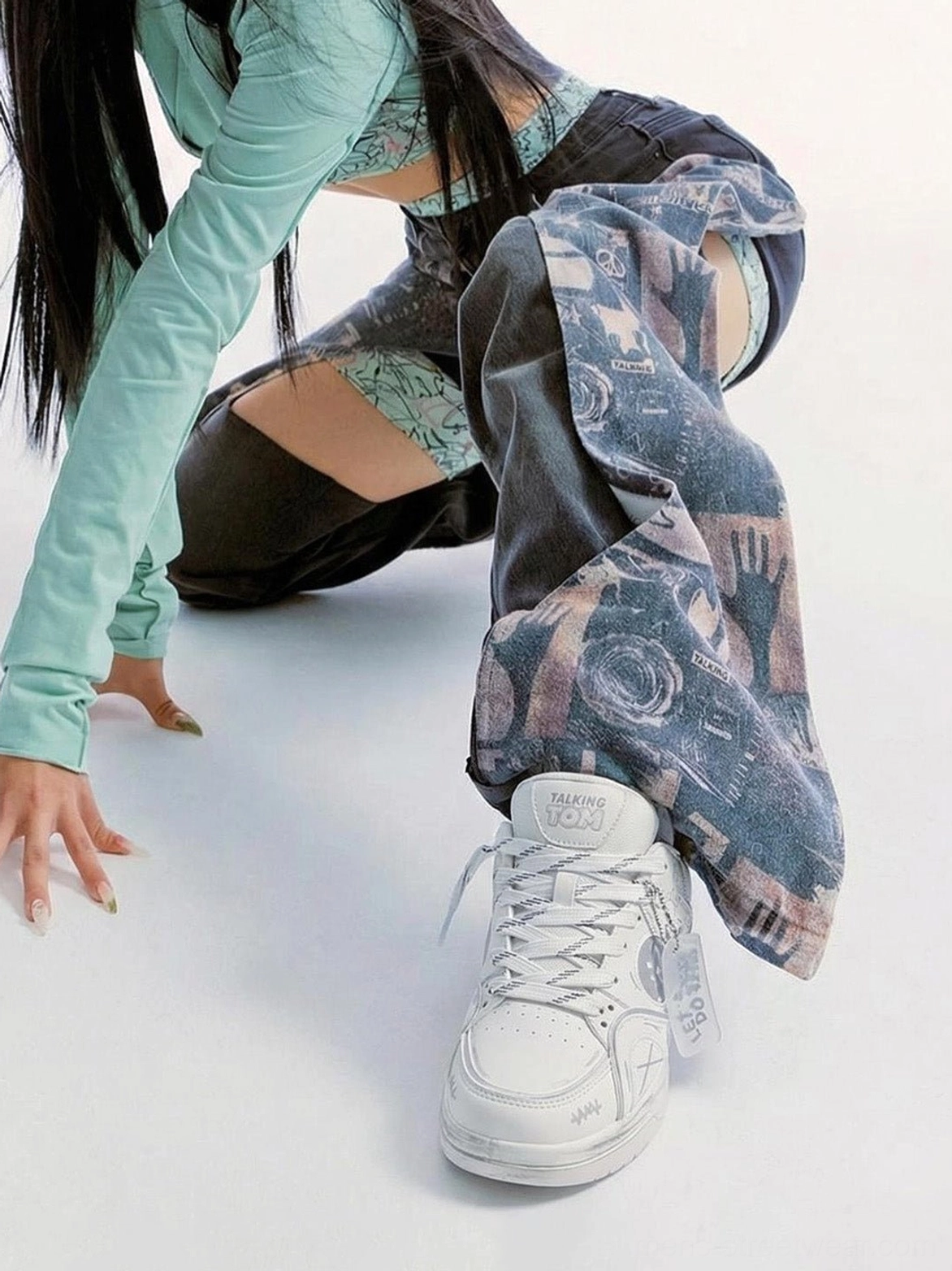Unisex broken-heart graphic sneakers designed for Korean streetwear, casual outfits, and everyday styling