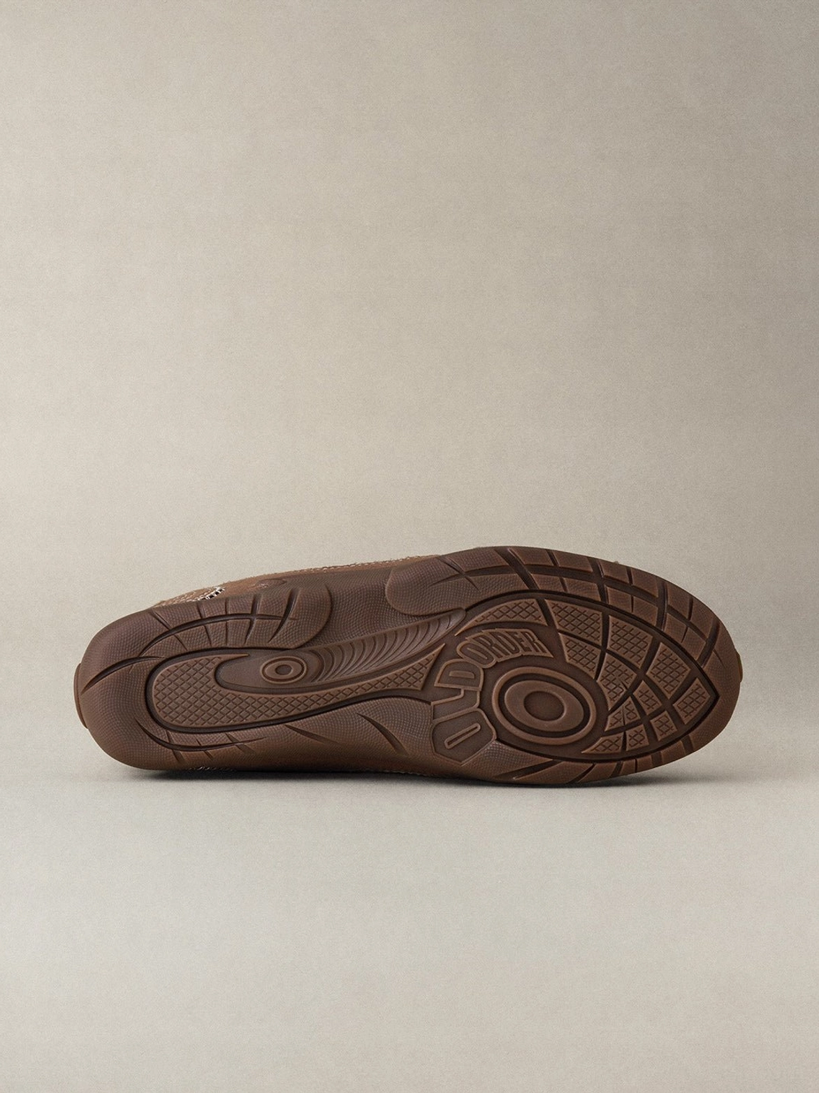 Brown and cream low-profile retro sneakers designed for Korean fashion and everyday casual streetwear