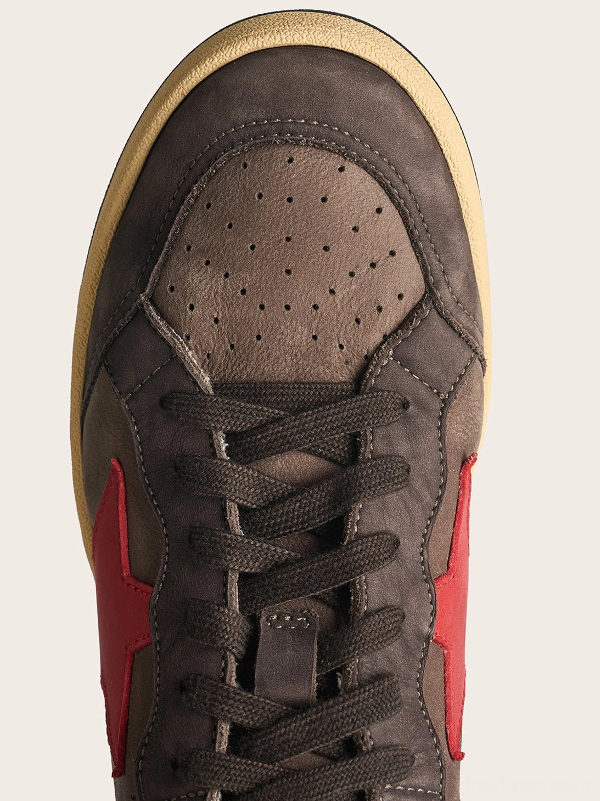 Coffee and gray retro star sneakers presented as a versatile East Asian streetwear footwear choice with a low-profile silhouette