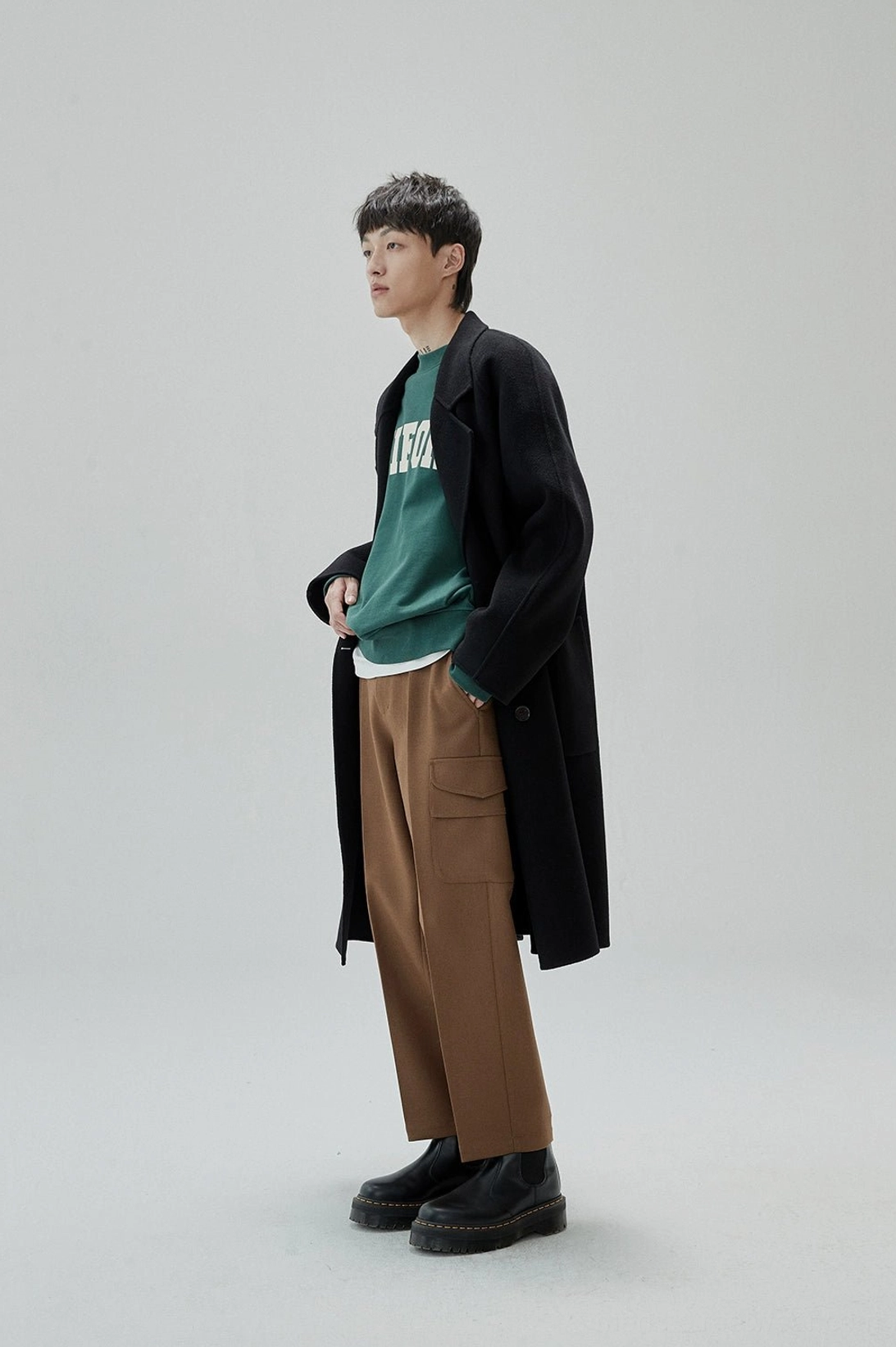 Collegiate-style printed sweatshirt with durable seams and versatile everyday streetwear appeal