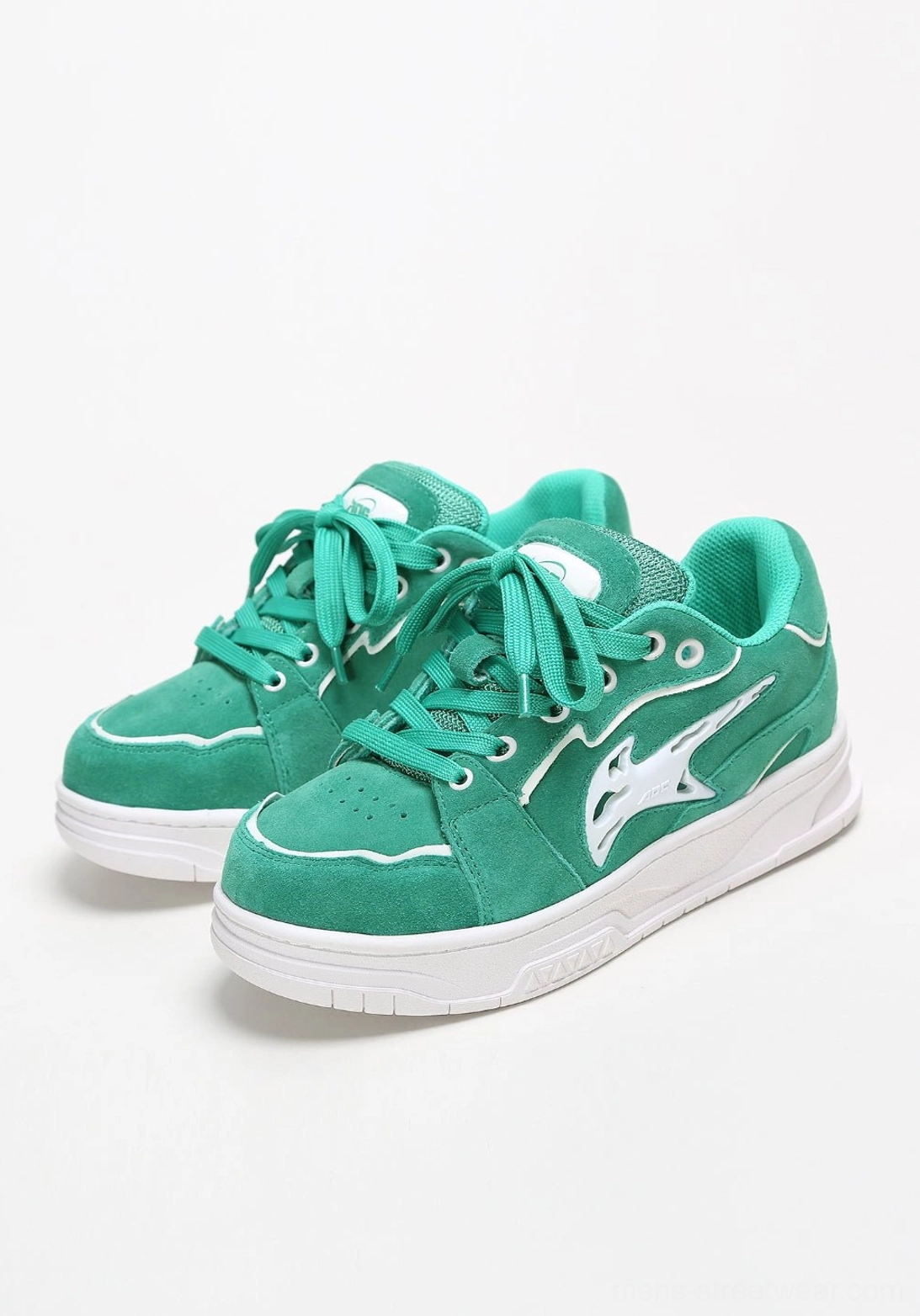 Everyday color-pop sneakers for casual outfits, featuring a low-top skate silhouette, graphic side accent, and thick rubber outsole