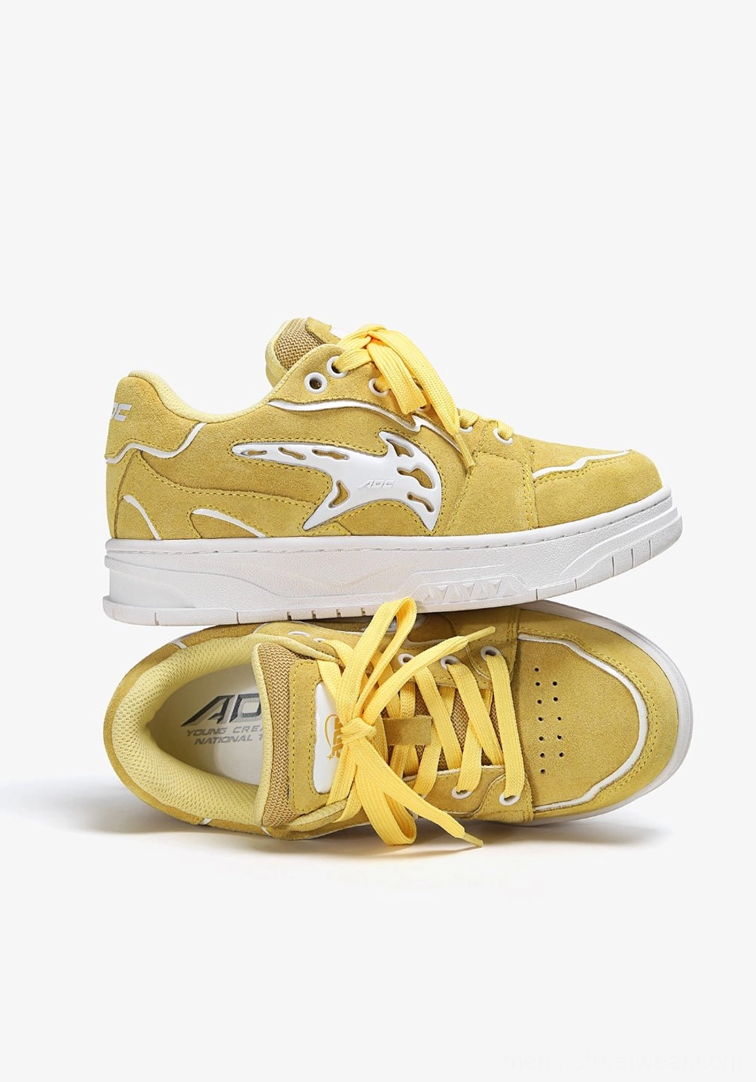 Colorful unisex skate sneakers designed for Seoul-inspired casual fashion, featuring a low profile and chunky white rubber sole