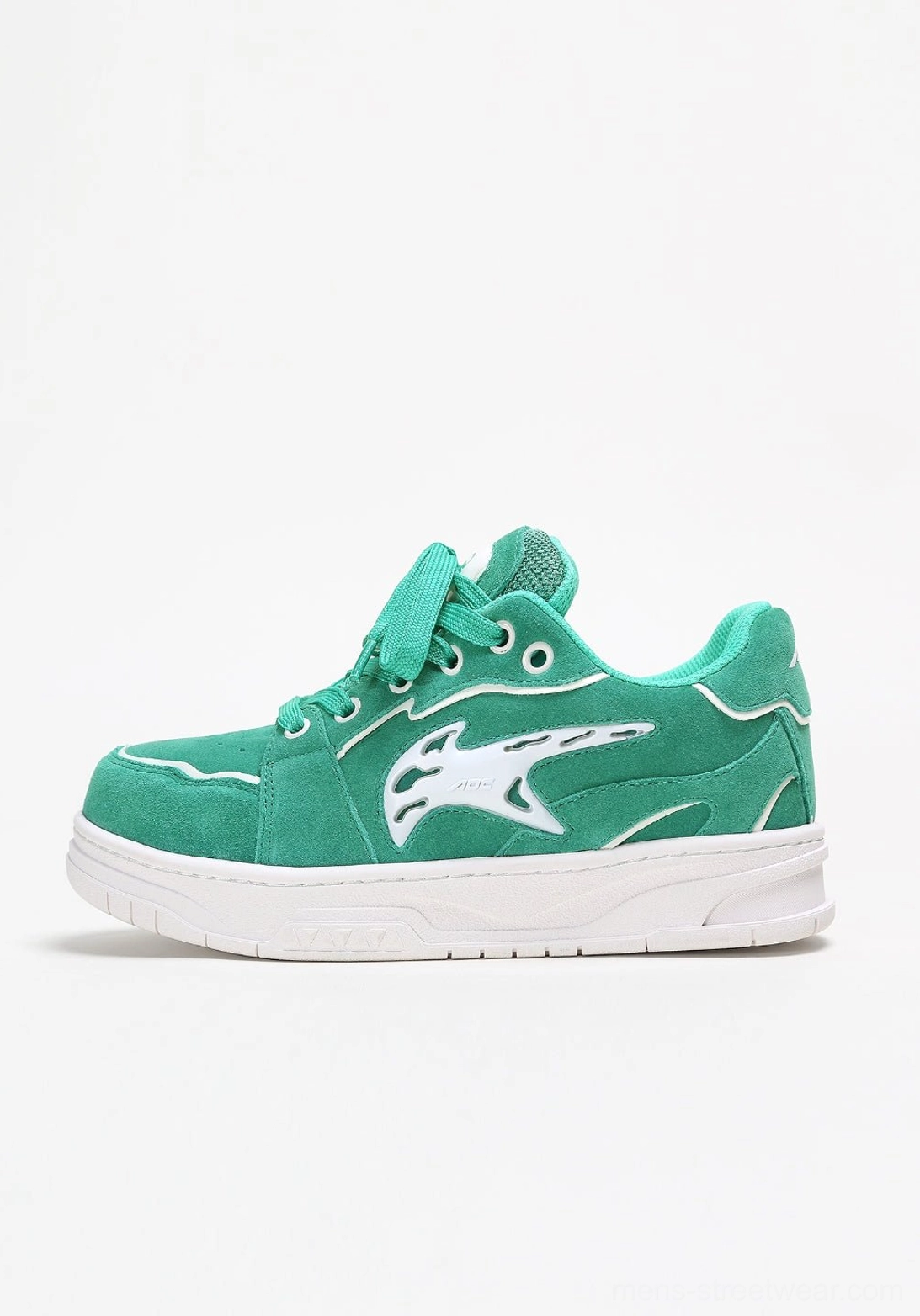 Vibrant low-top sneakers for wide-leg trousers, cargo pants, denim, and contemporary Korean-inspired streetwear outfits