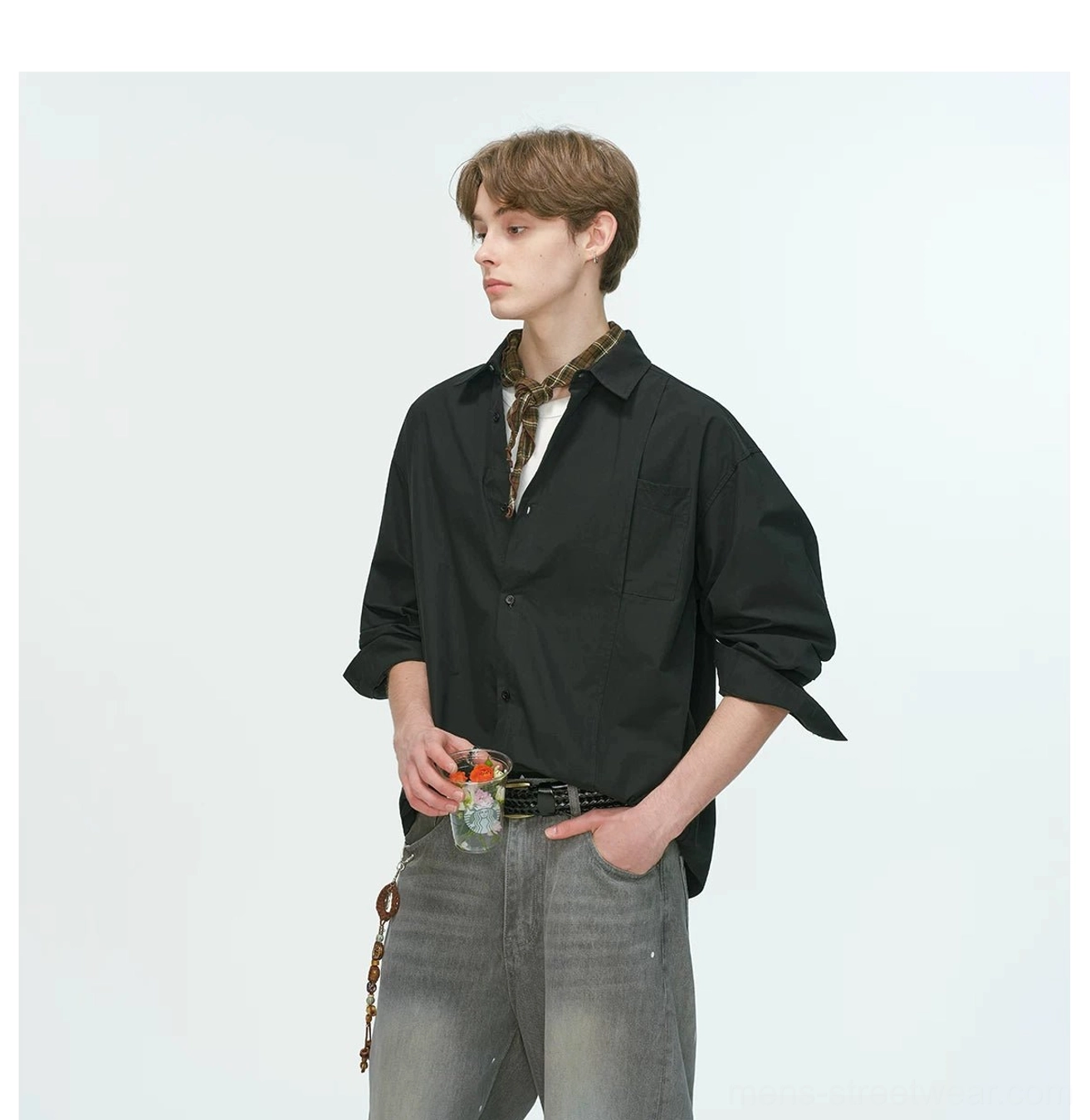 Cotton relaxed poplin shirt with pointed collar and long sleeves for contemporary Asian street style