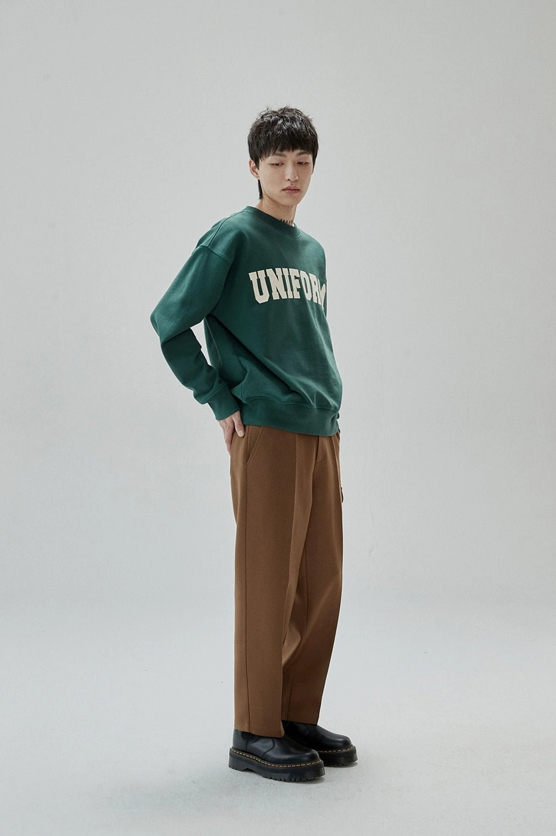 Comfortable dropped shoulder UNIFORM sweatshirt for casual layering and daily streetwear