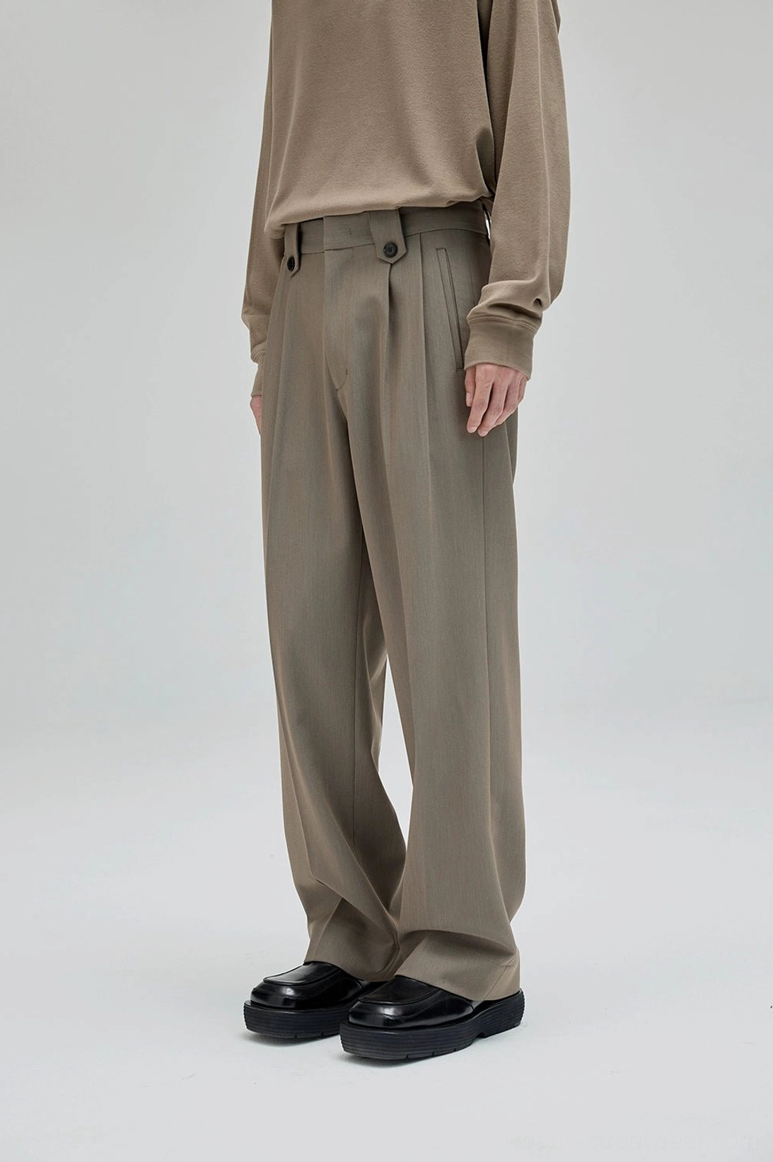 Minimalist wide leg suit pants designed for Korean style layering and oversized streetwear outfits