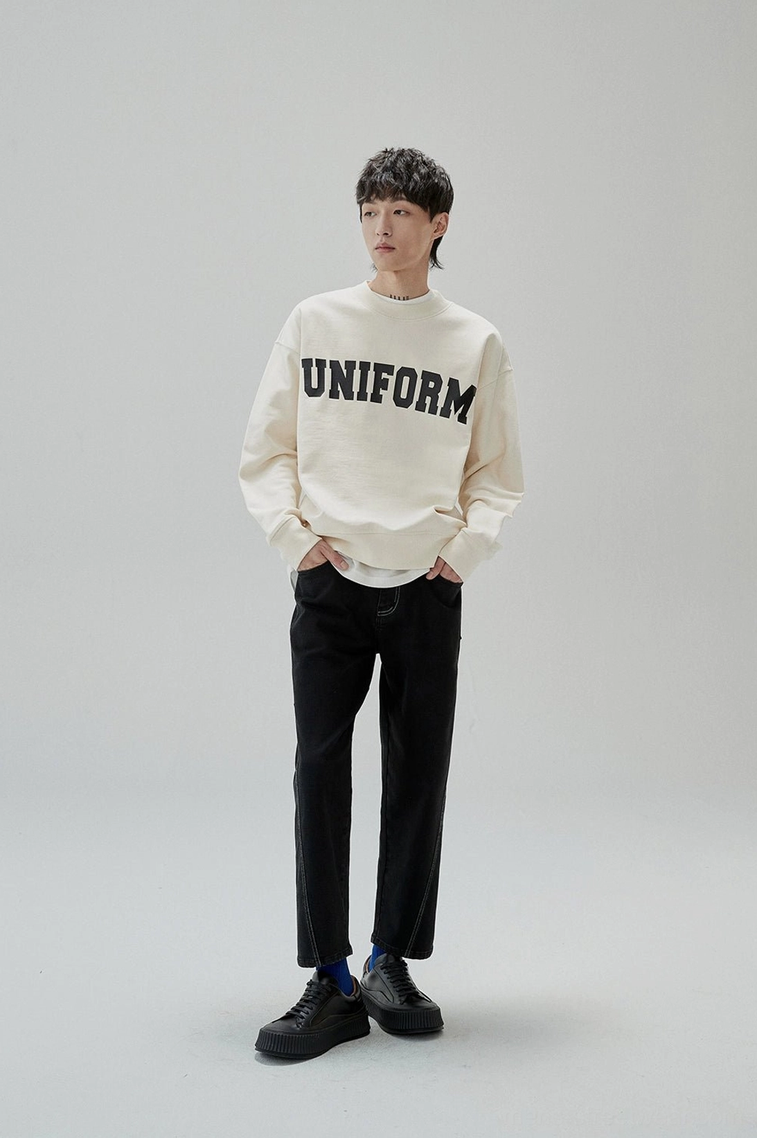 Everyday UNIFORM crewneck sweatshirt with durable construction and versatile casual styling