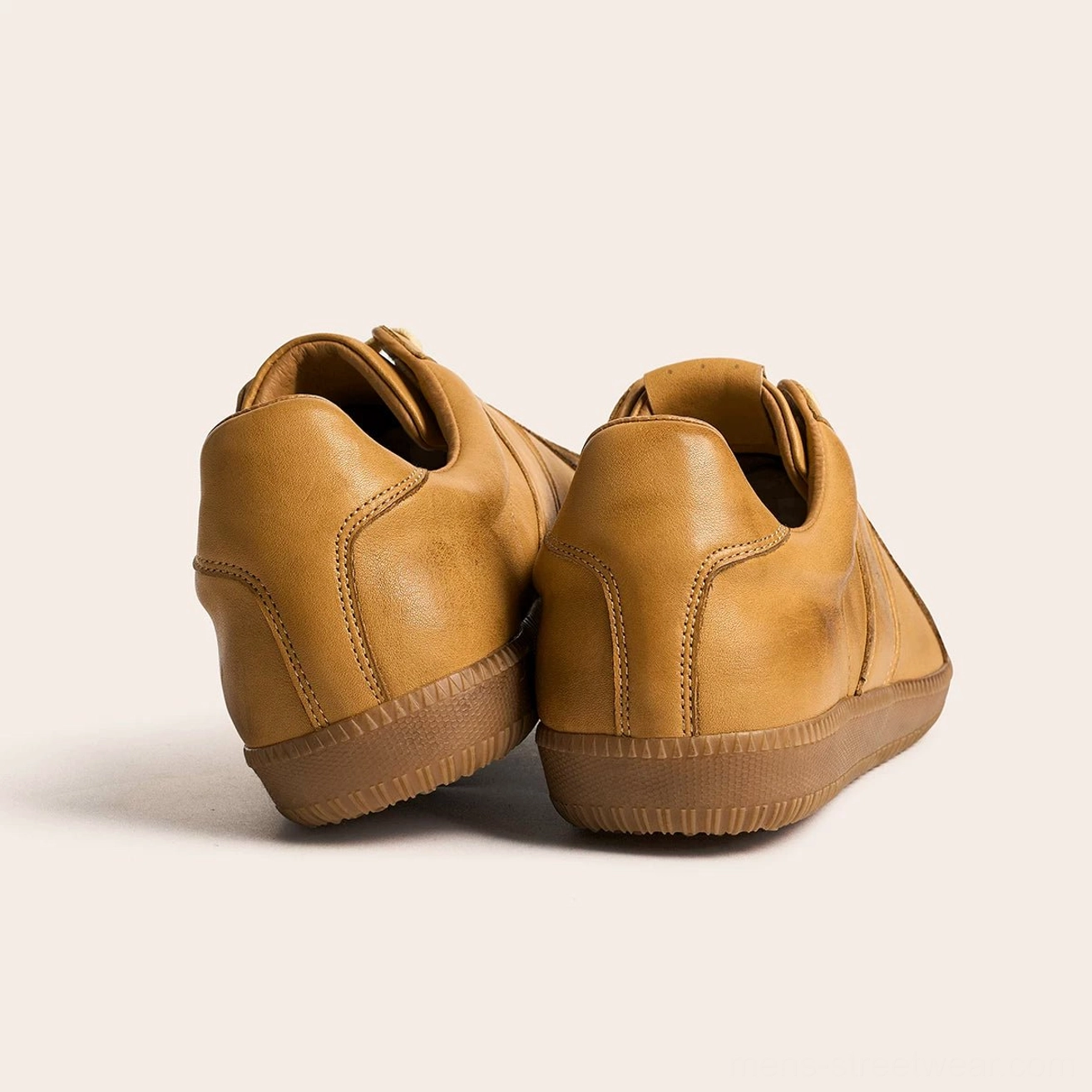 Everyday vintage leather sneakers designed for Korean fashion Japanese casual style and urban streetwear
