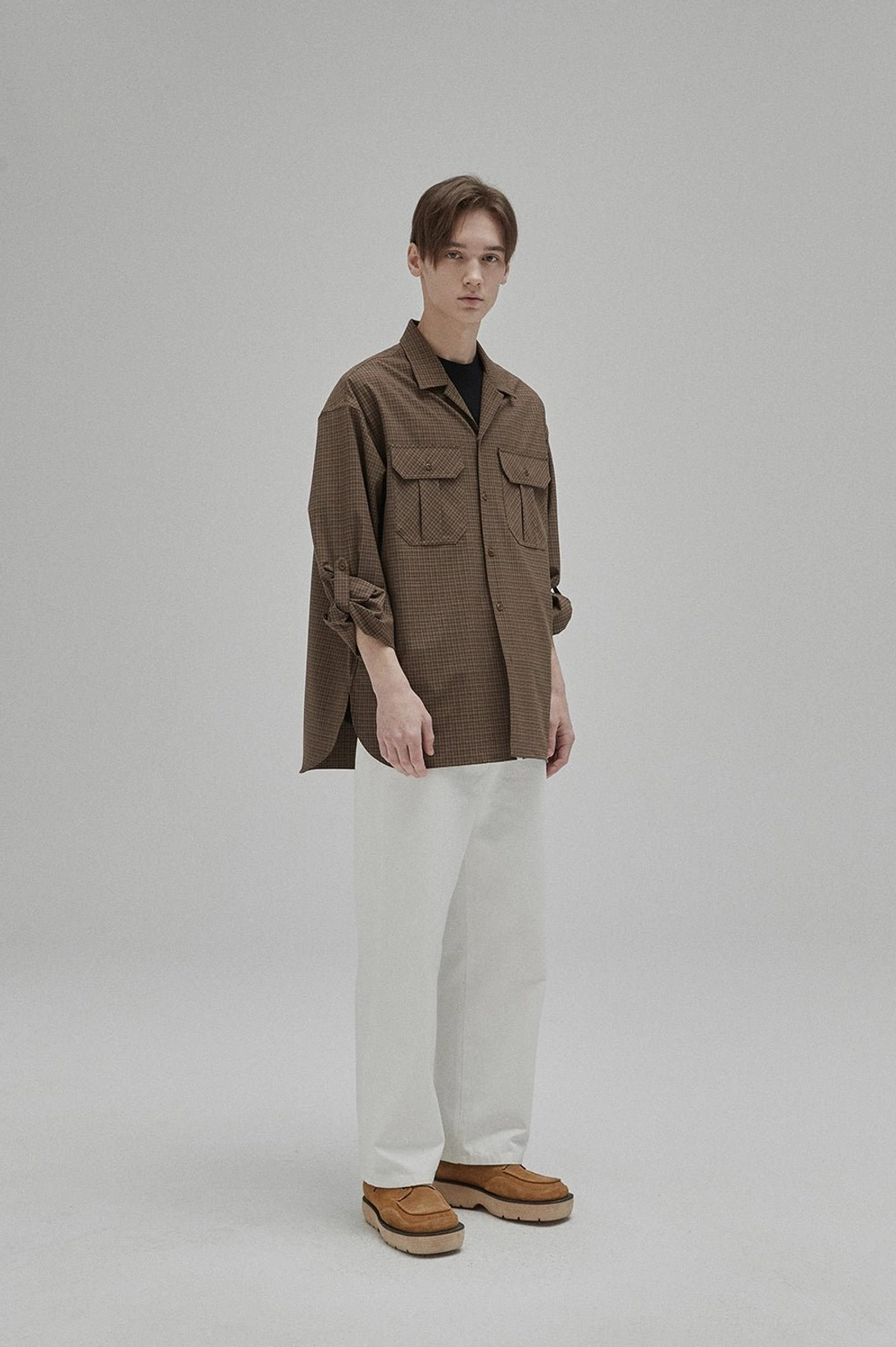 GIZA cotton base layer T-shirt designed to sit neatly beneath overshirts, jackets, and cardigans