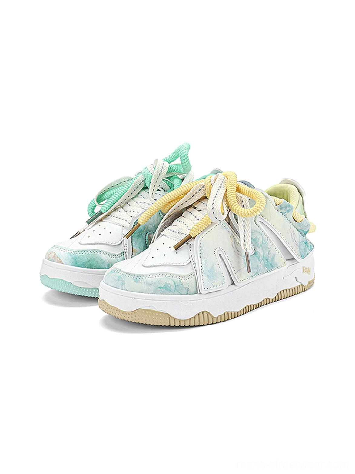 Graphic pink-trim chunky low-top sneakers product image for Korean streetwear and unisex casual styling