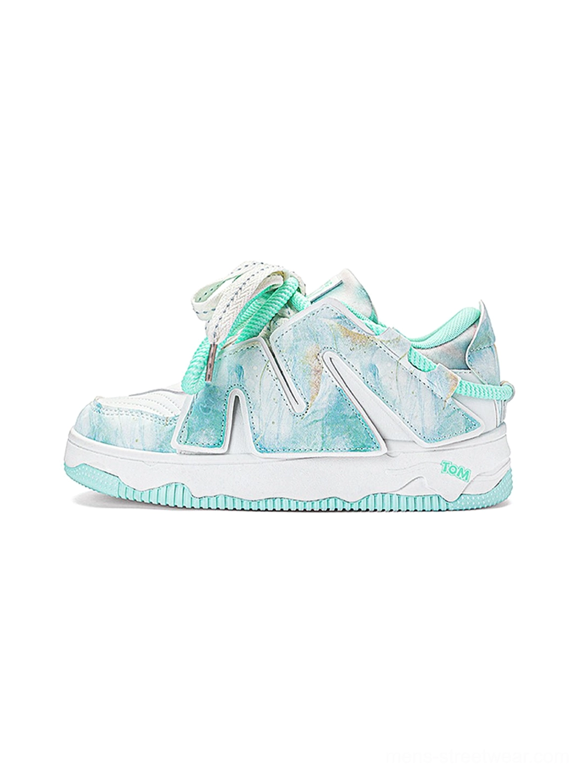 Unisex graphic chunky low-top sneakers with colorful trim and contemporary Seoul-inspired street style