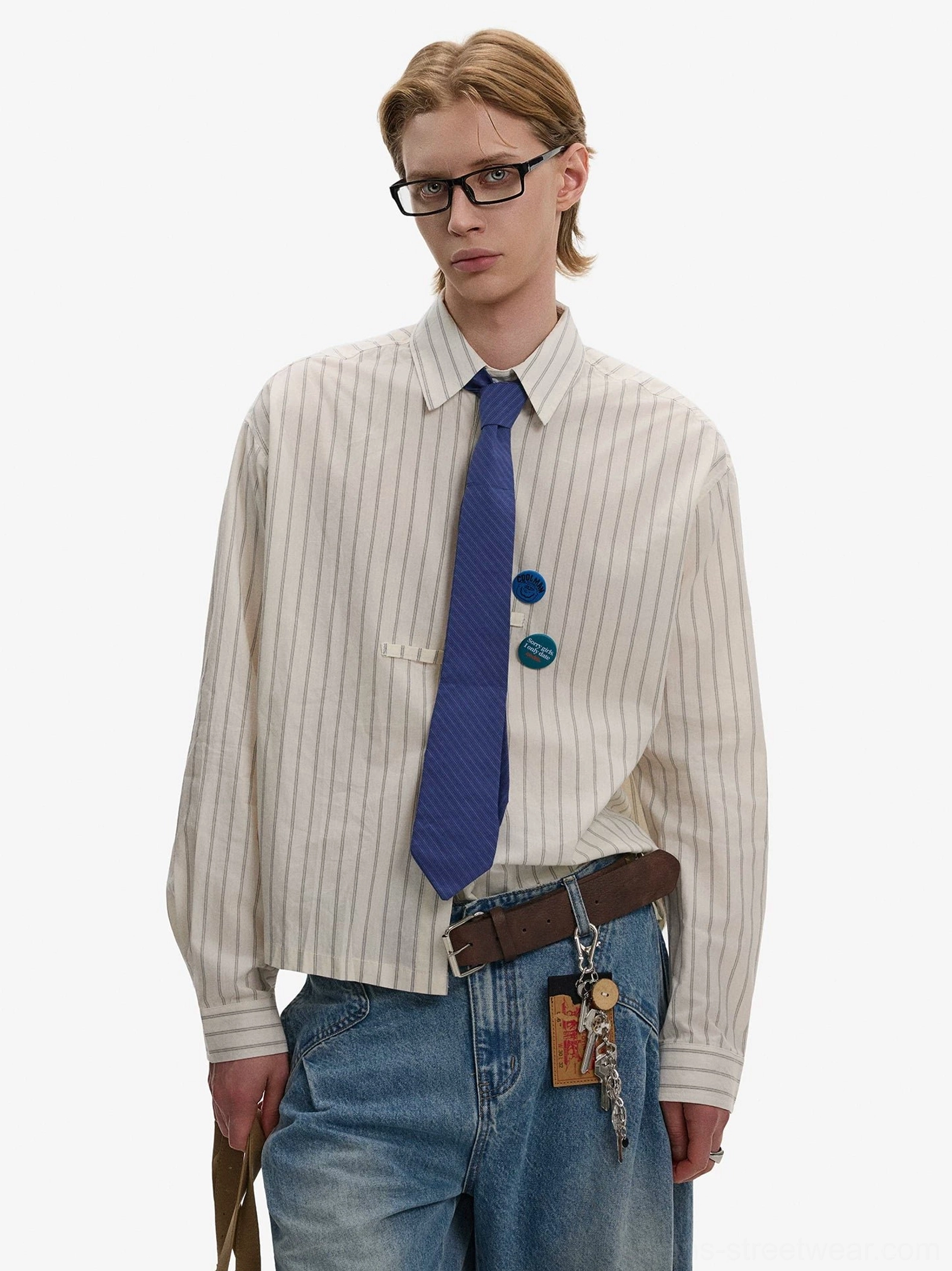 Mens relaxed ivory pinstripe button-down Oxford shirt with slim blue tie shown from the front in Seoul streetwear styling
