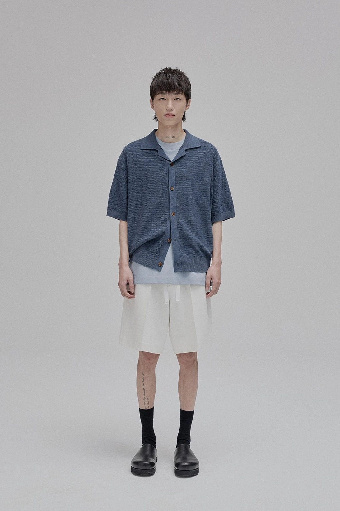 Lace-up straight leg shorts close-up waist node adjustment decorative belt detail innovative fit system