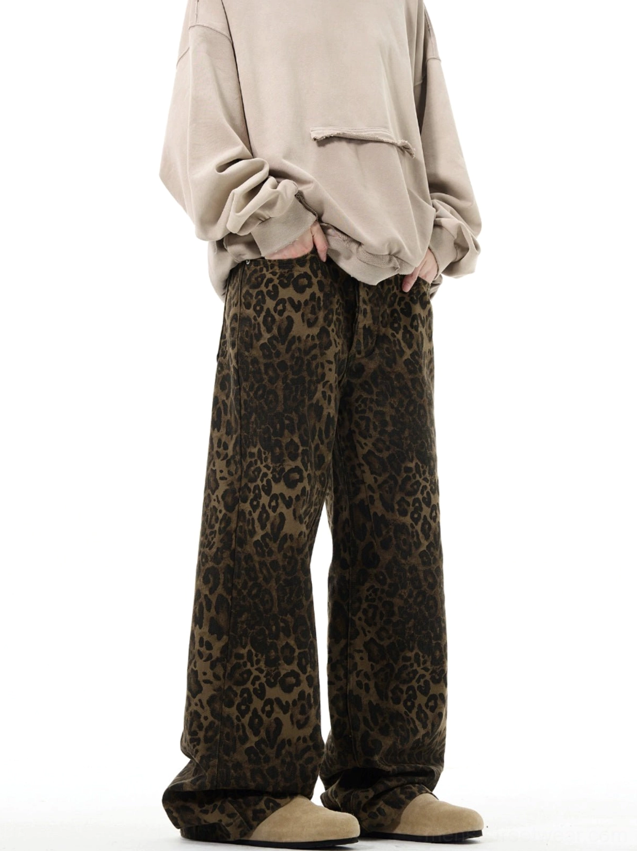 Leopard print high waist wide leg denim trousers front full body streetwear outfit