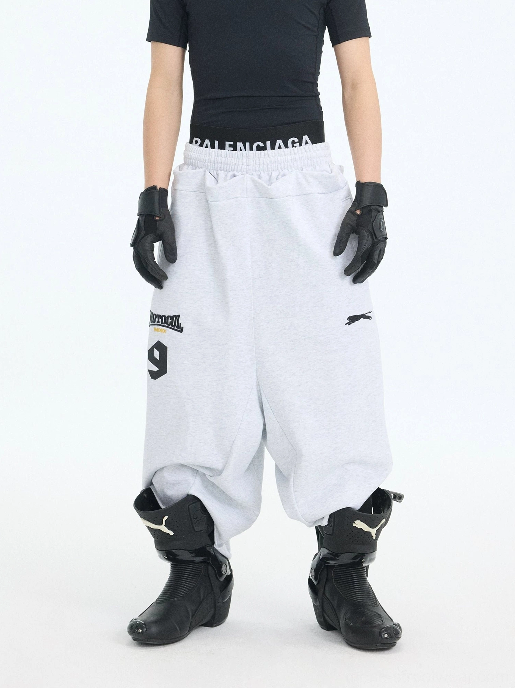 Light gray Protocol Nine oversized 7/8 court shorts product image with cotton fleece fabric, elasticated waist, and wide-leg streetwear fit