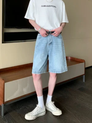 Light wash straight leg denim shorts men's classic blue casual style white t-shirt canvas sneakers indoor home