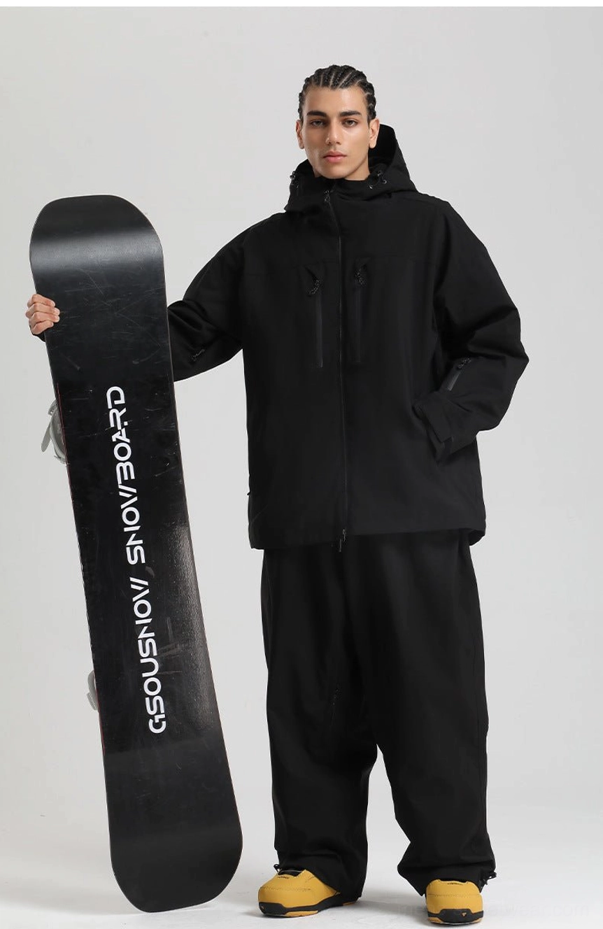 Modern men’s outdoor jacket combining a clean streetwear silhouette with functional snow-sport details
