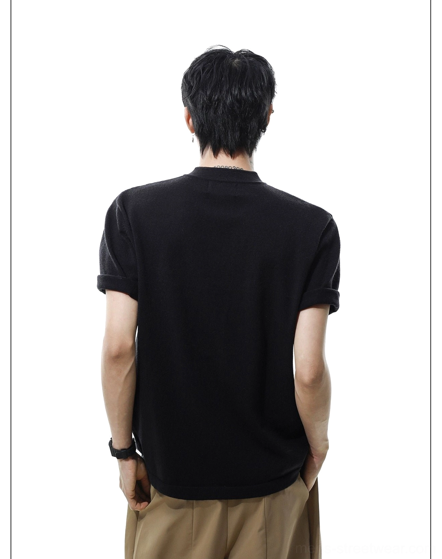 Men's relaxed knit Henley T-shirt in gray and black with textured fabric, short sleeves, and curved hem detail