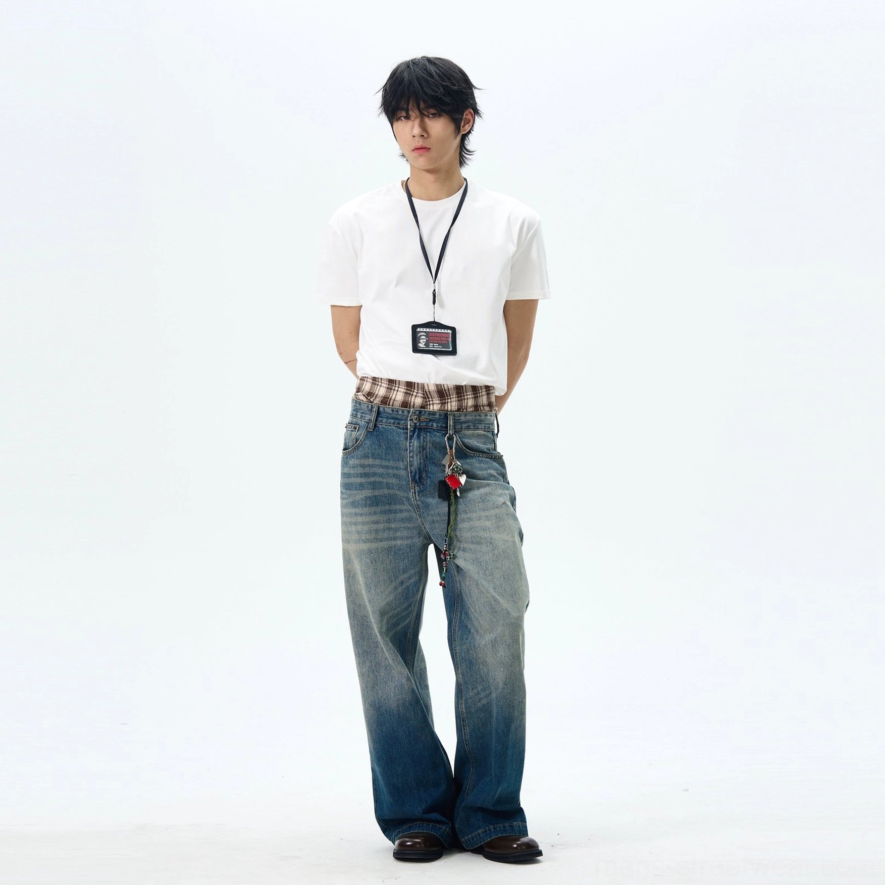 Minimalist relaxed crew neck t-shirt product image for Korean streetwear styling in a solid color design
