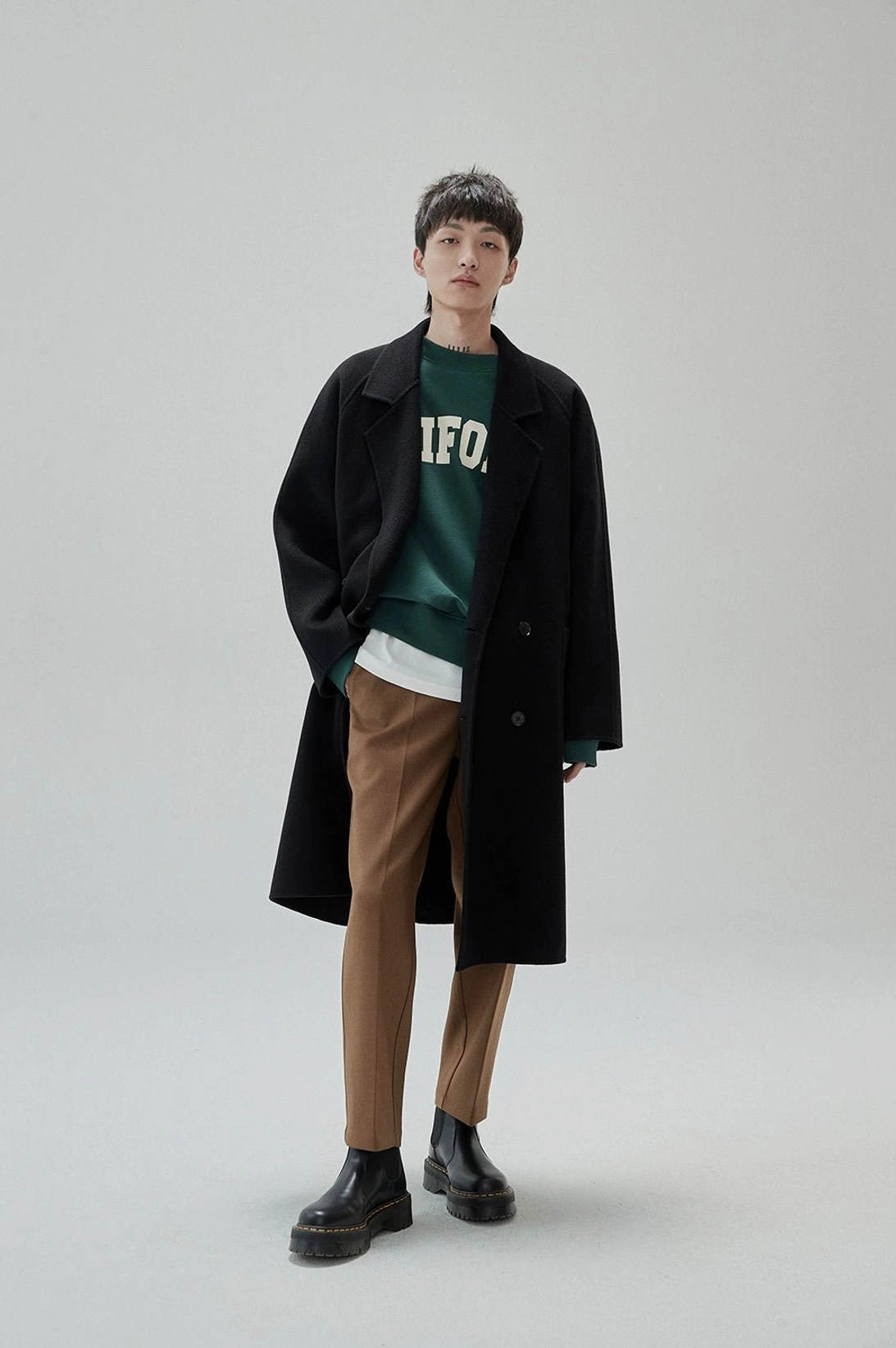 Relaxed cotton graphic sweatshirt with a vintage sportswear-inspired UNIFORM design
