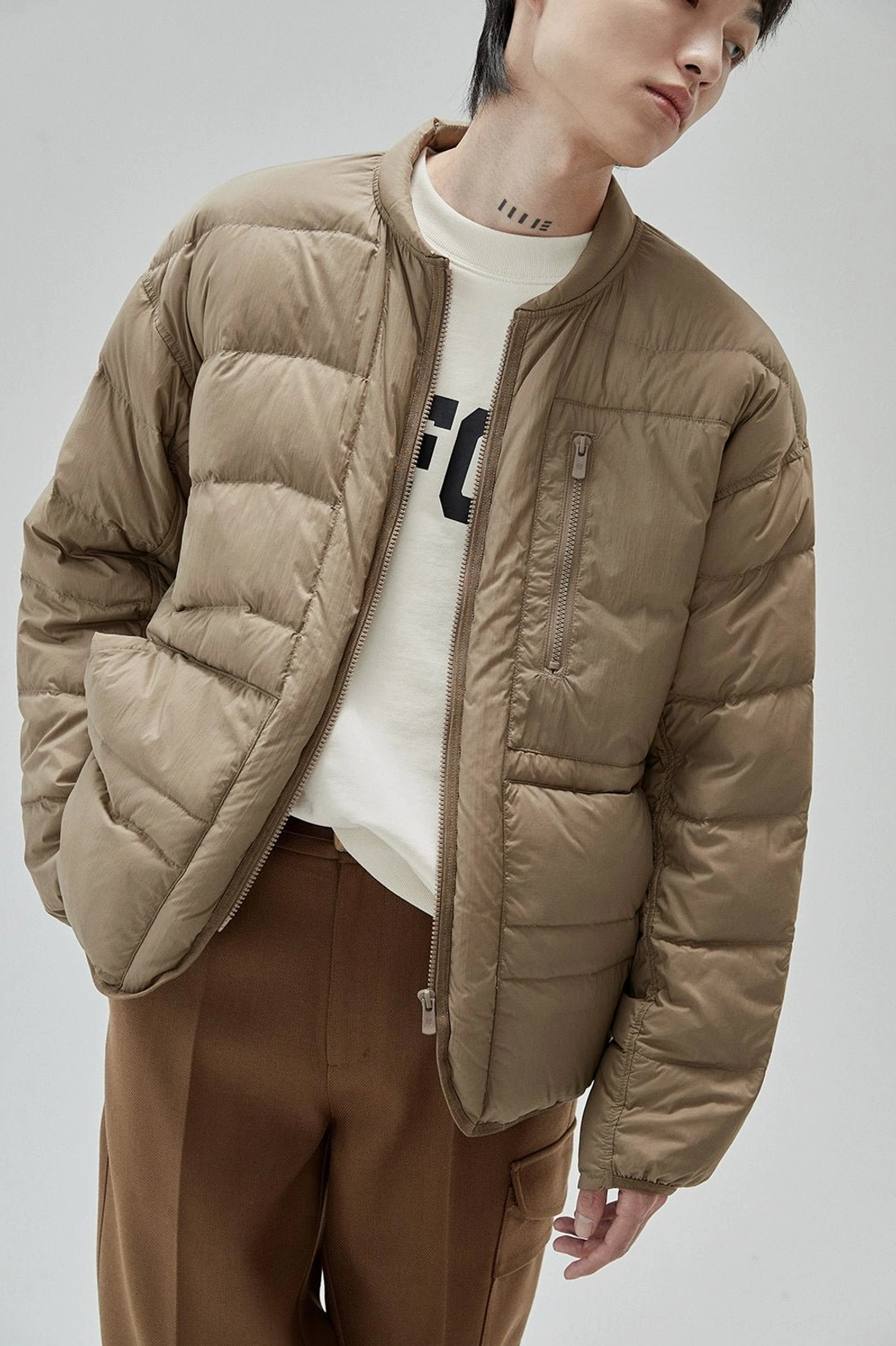 Retro casual sweatshirt with collegiate UNIFORM graphic for daily Korean-inspired styling