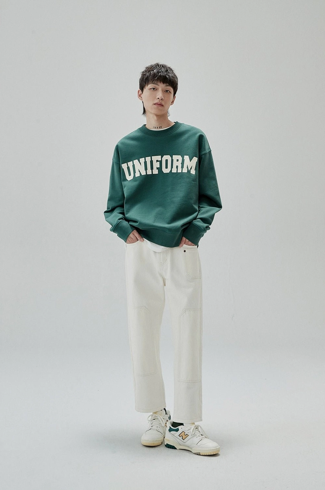 Retro casual UNIFORM sweatshirt designed for relaxed jeans and sneaker combinations