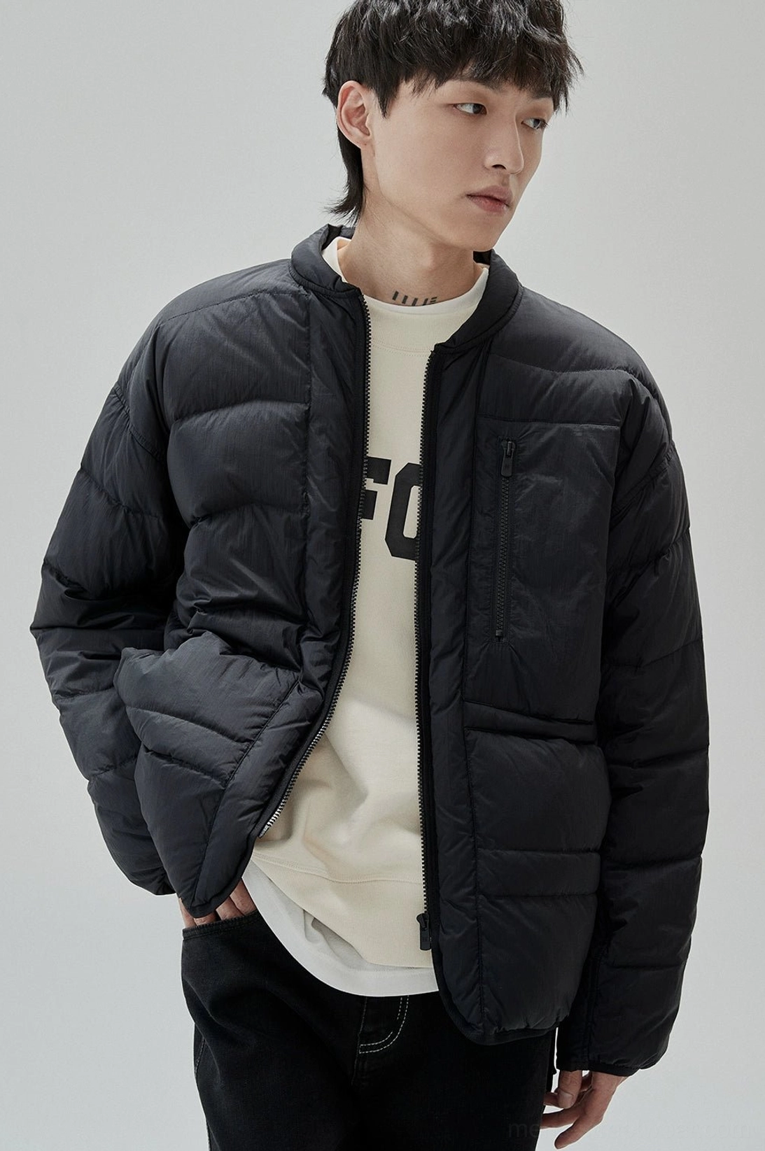 Retro graphic cotton sweatshirt with a roomy fit suited to Korean, Japanese, and urban styling