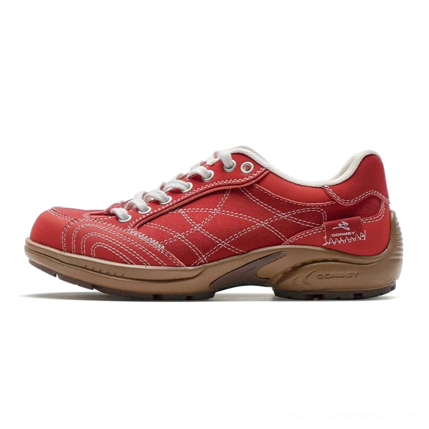 Retro low-top streetwear sneakers with foot-wrapping stitched panels, rounded toe, soft lining, and approximately 3cm elevated outsole