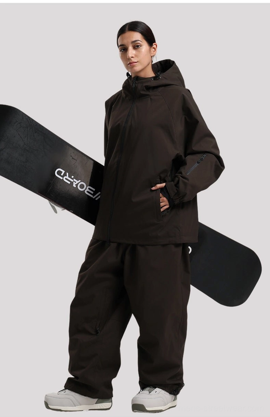 Roomy men's shell jacket for snow sports and everyday gorpcore outfits, featuring a hooded design and functional front closure