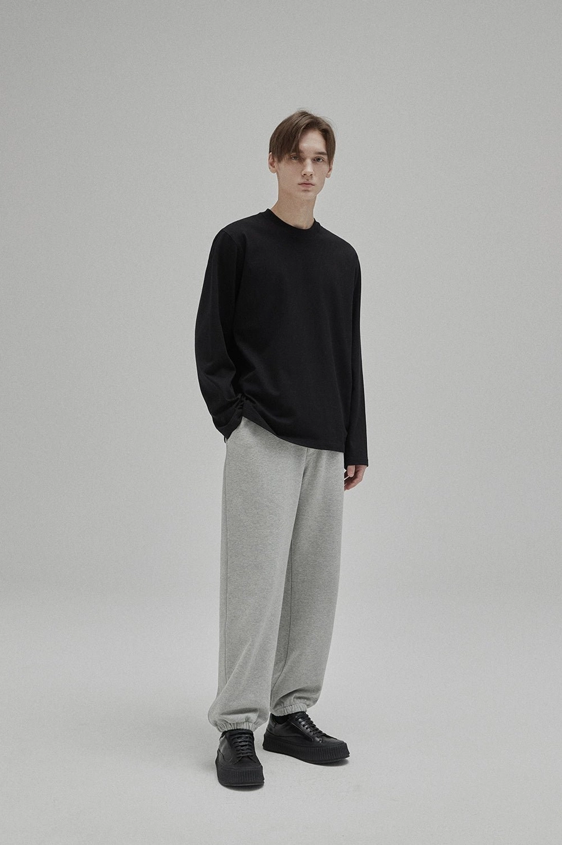 Soft cotton short sleeve and long sleeve crew neck tee selection for everyday mens streetwear