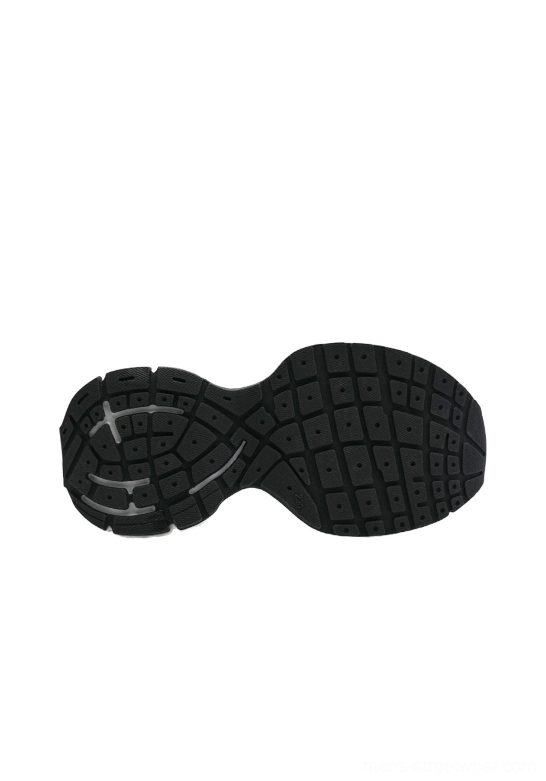 Streetwear chunky runner sneakers featuring breathable mesh panels, metallic overlays, and padded tongue