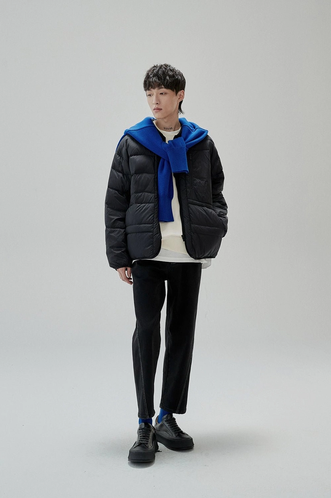 Streetwear essential crewneck with vintage collegiate graphic and reinforced everyday construction