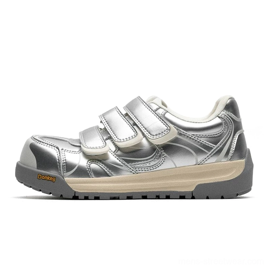 Youthful East Asian fashion platform sneakers with a clean rounded toe and sporty layered panel design