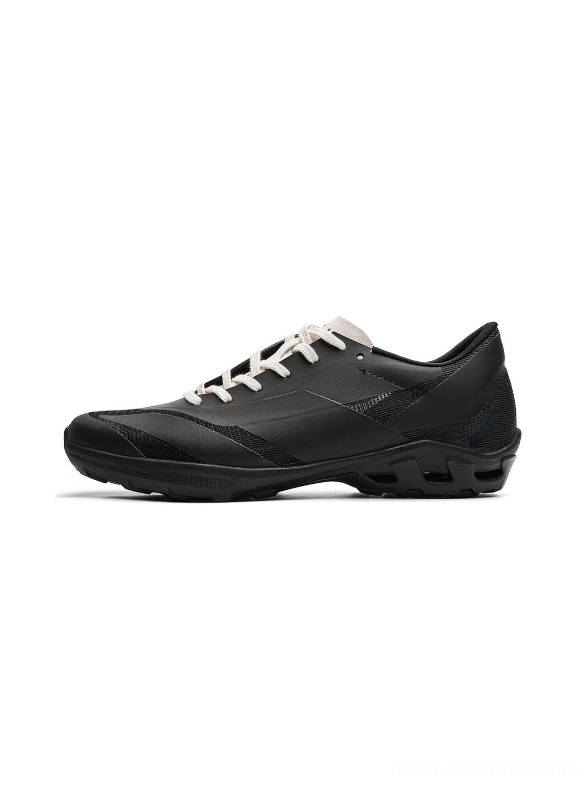 Low-profile arch-support sneakers designed for unisex streetwear outfits, featuring a streamlined upper, flexible foam-rubber outsole, and casual athletic profile