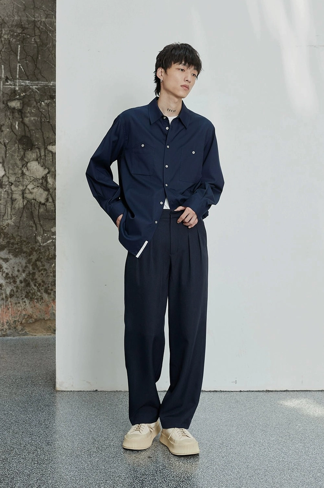 Versatile wide-leg dress pants combining classic tailoring with contemporary Asian streetwear