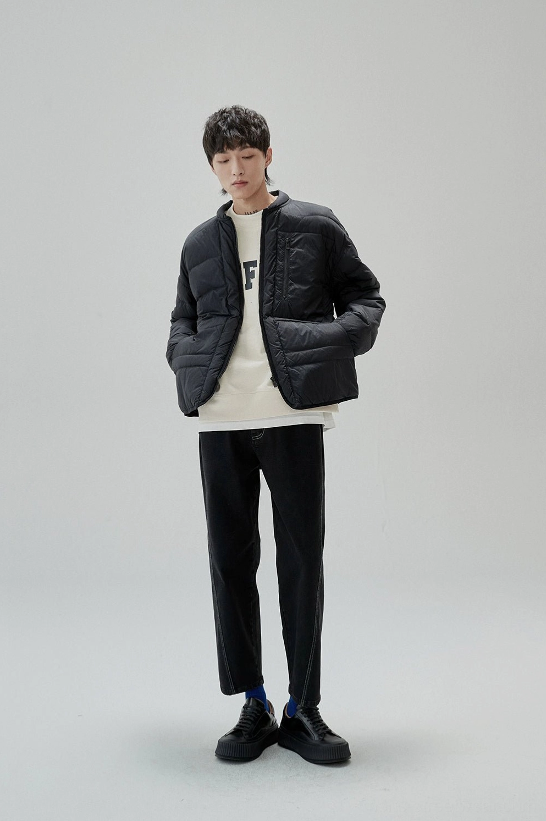 Vintage collegiate UNIFORM sweatshirt suitable for everyday casual wear and transitional layering