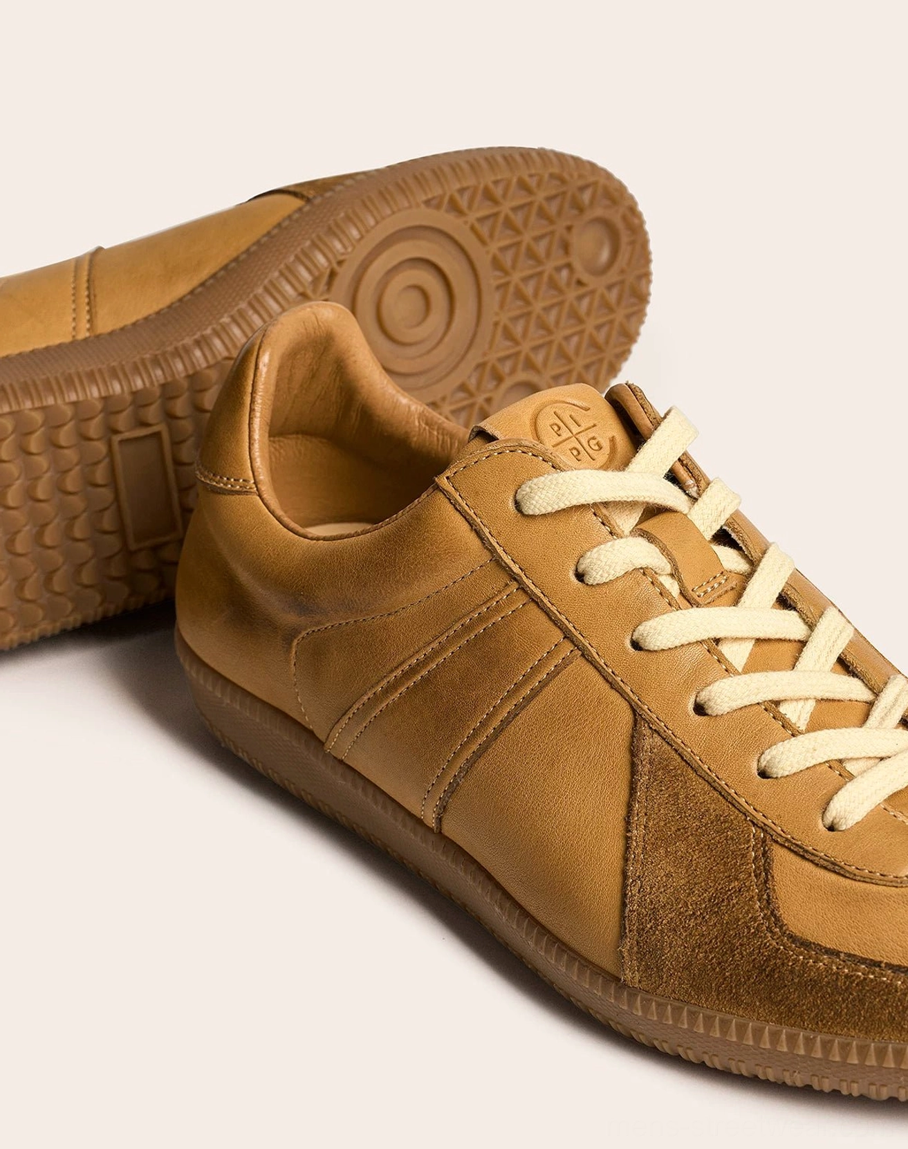 Vintage leather German Army Trainer sneakers for modern Korean streetwear and casual city outfits