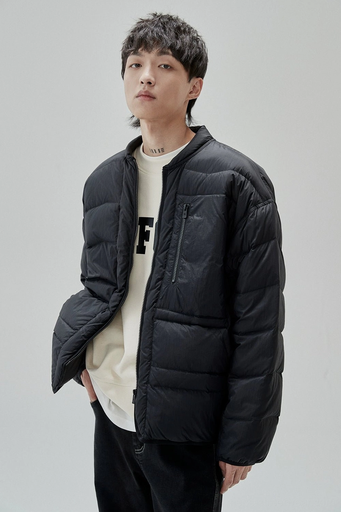 Vintage rubber print crewneck sweatshirt with comfortable cotton fabric and loose streetwear fit
