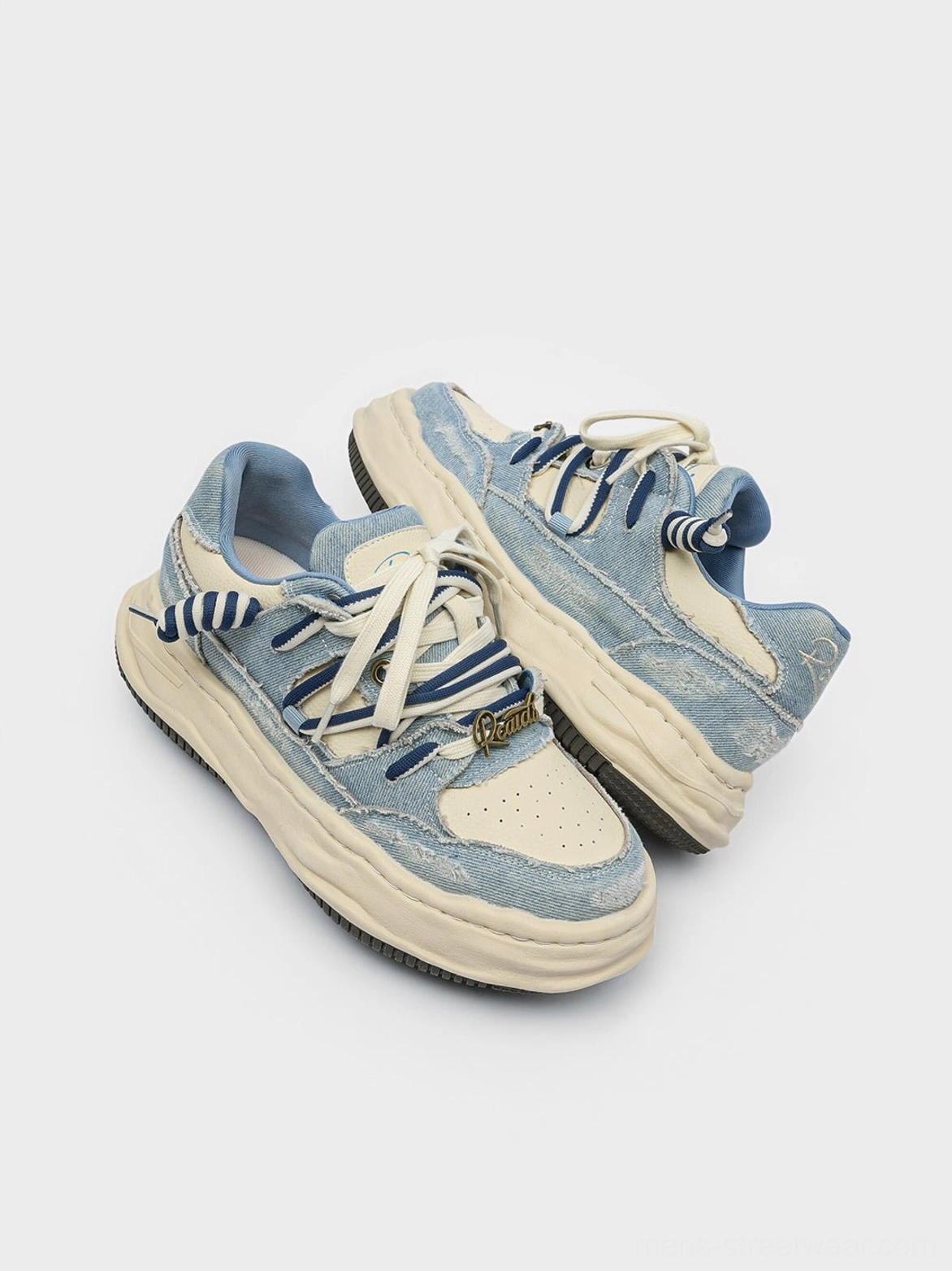 Washed denim dual-lace chunky streetwear sneakers in faded blue for Korean-inspired casual styling